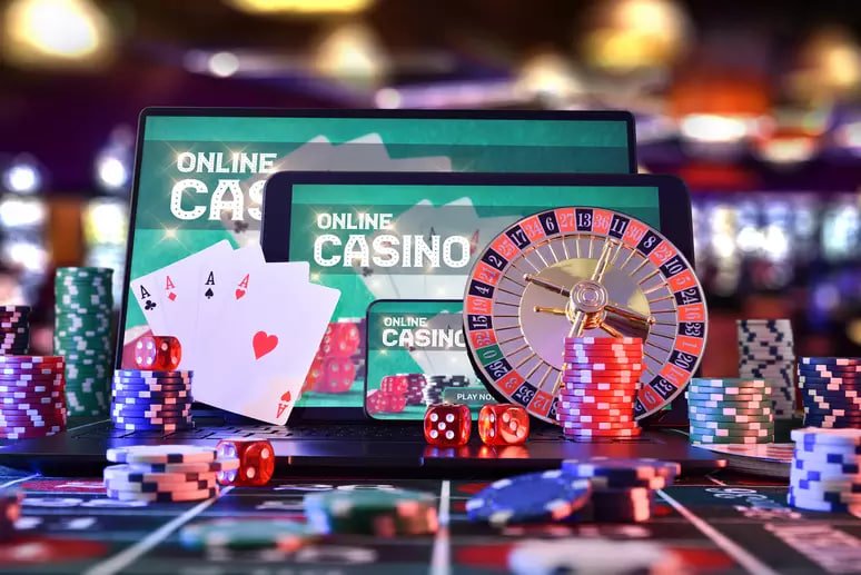 Layar smartphone menampilkan permainan Fortune Rabbit di platform sodaslot